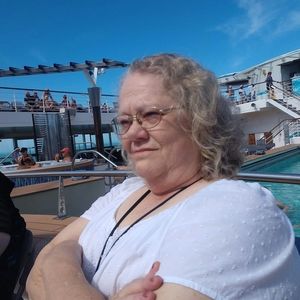 Meet your Posher, Deana